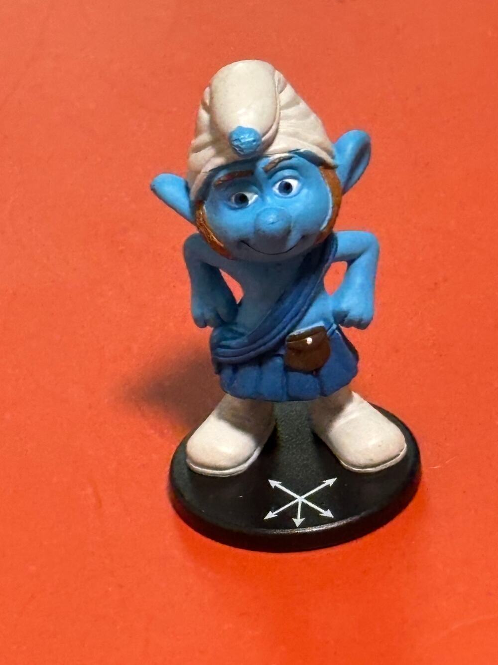 Peyo 2011 Gutsy Smurf Figure Tag-Athon Game Piece Black Base Arrow Marking